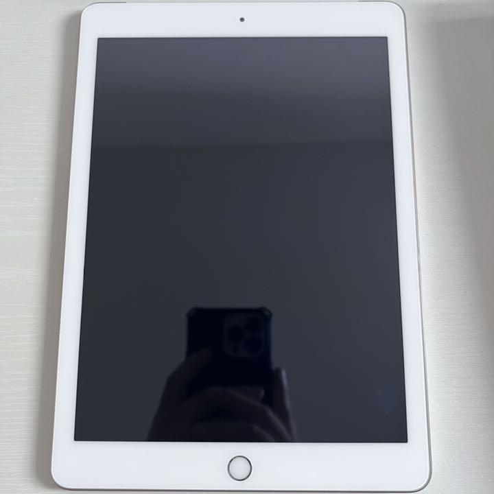 32%割引【今日の超目玉】 Apple iPad 第5世代 32GB WiFi Cellular