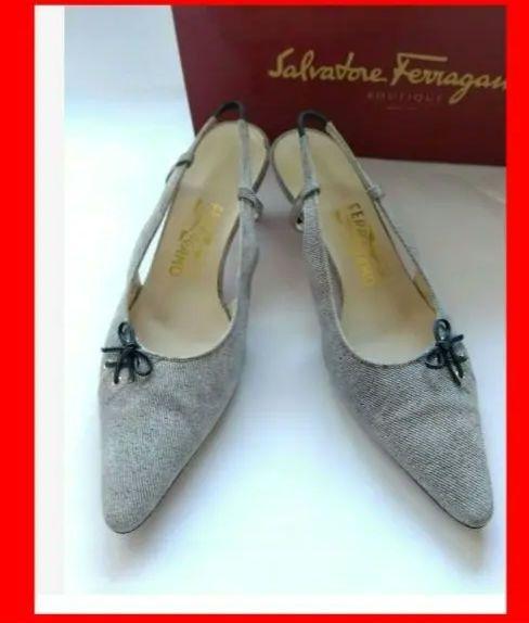 Salvatore Ferragamo グレー ポインテッドトゥミュール23.5