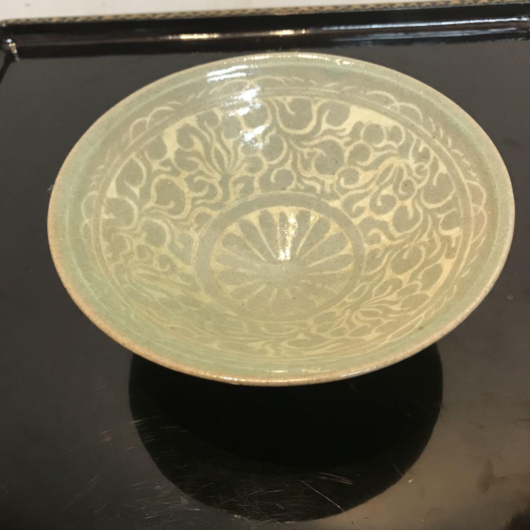 美品　陶器　朝鮮青磁　雲鶴　茶碗　丁寧に描かれた模様が美しい　碗　青磁