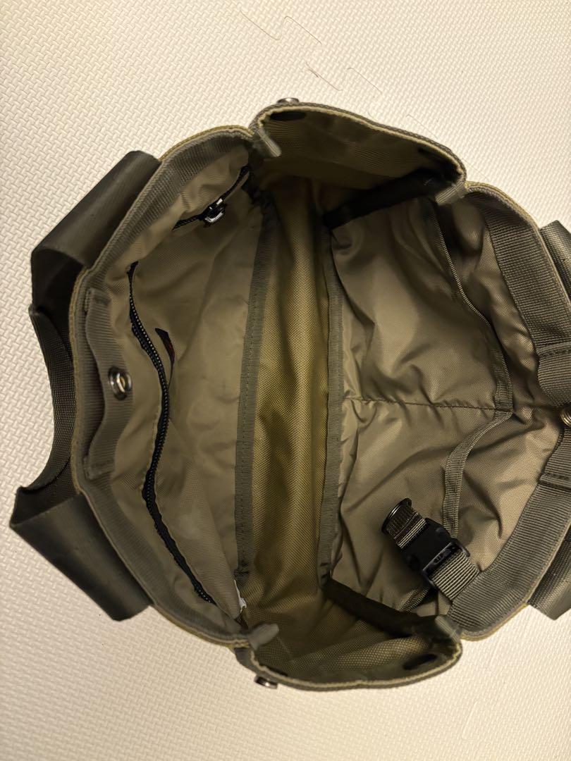 BRIEFING KHAKI ラウンドバッグ