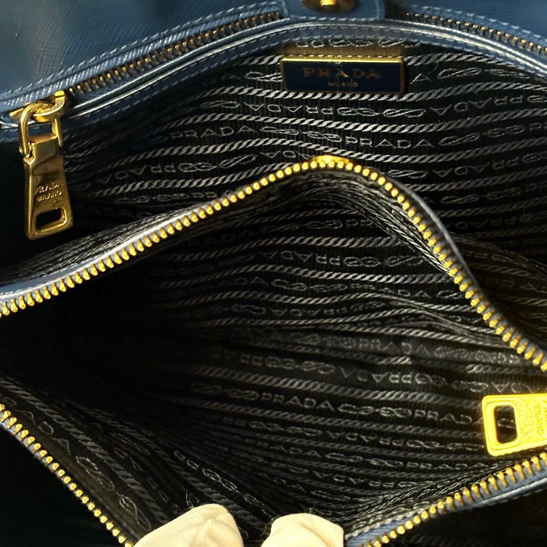 高級感PRADA サフィアーノレザー トートバッグ ダークネイビー極美品A4収容 高級感PRADA サフィアーノレザー トートバッグ ダークネイビー極美品A4収容
