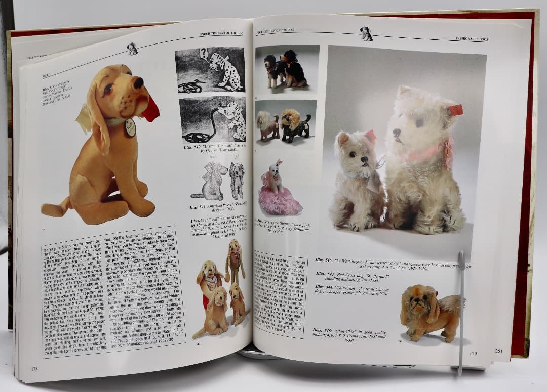 洋書 BUTTON IN EAR: The History of the Teddy Button in Ear : The Steiff Encyclopedia, The History of