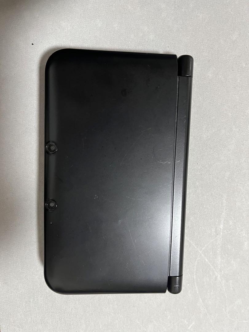 3DSLL ブラック 充電器付き　ソフトもあげます