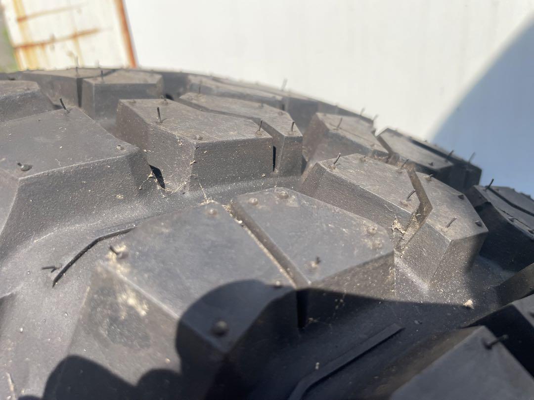 BFGoodrich Mud-Terrain T/A 16インチタイヤ　イボ付き