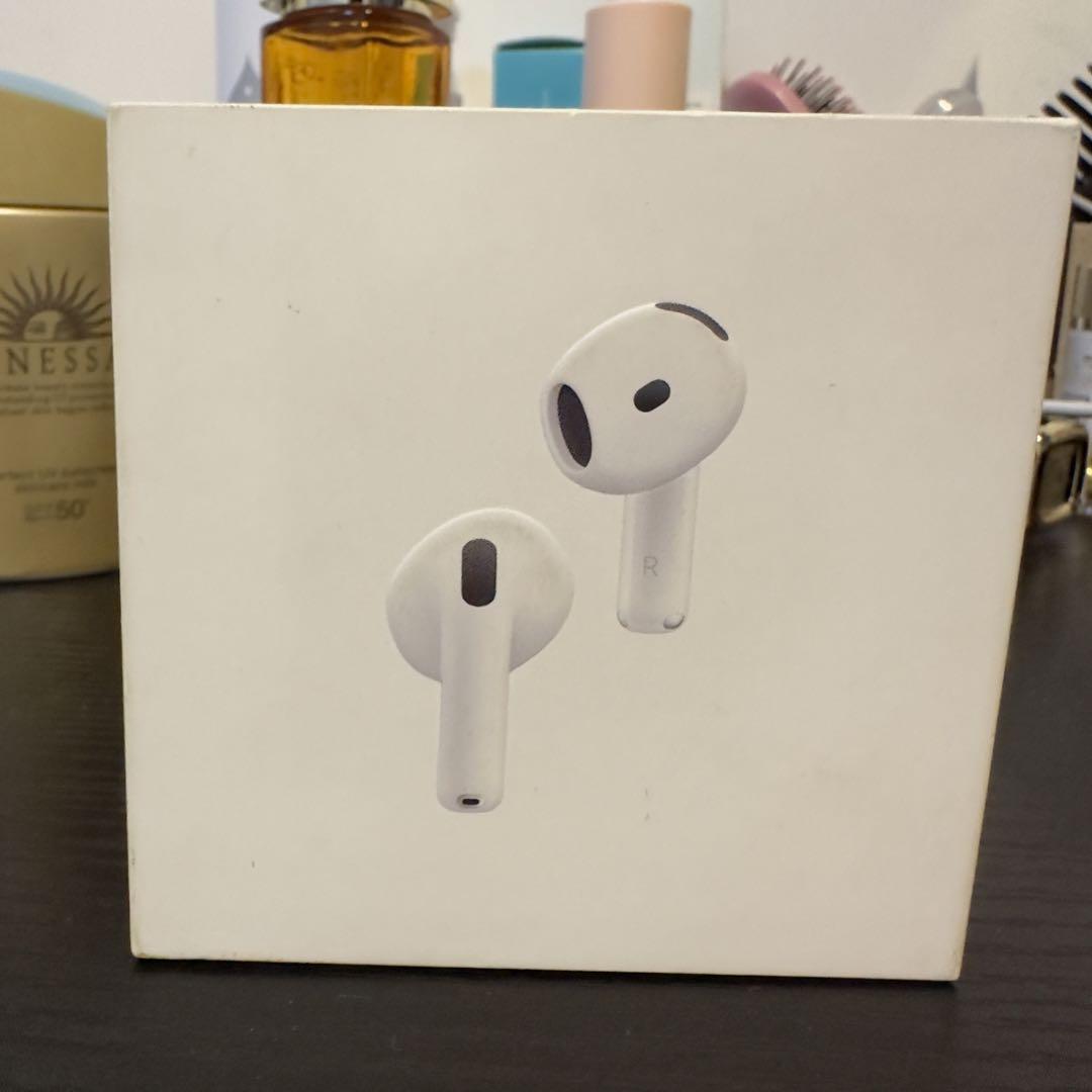 AirPods4 ANC非搭載　本体新品未開封 新品未使用 Apple AirPods 4 (ANC)