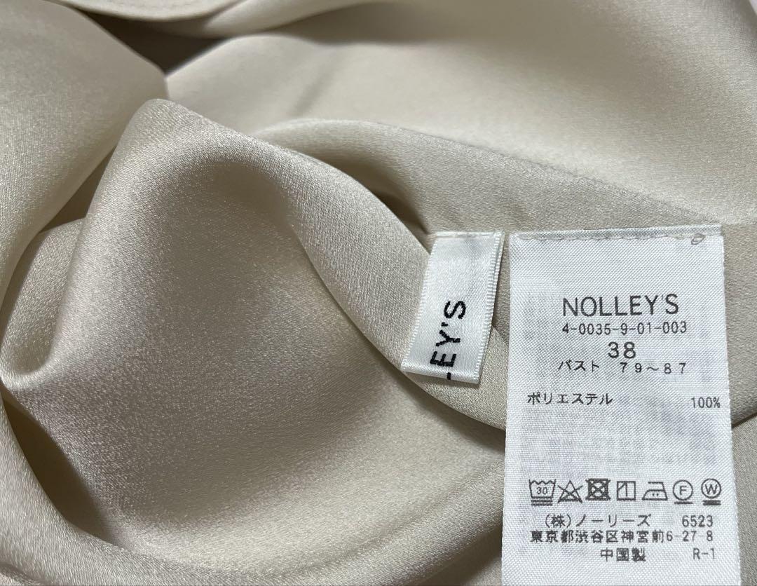 美品 NOLLEY'SオトナサテンTブラウス Mサイズ ベージュ