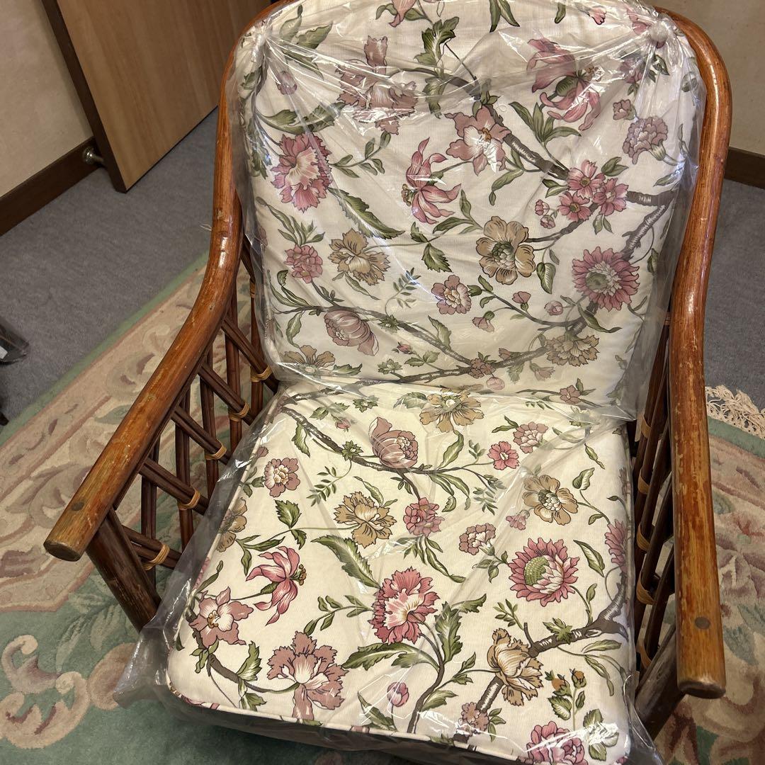 ラタン椅子4脚　ガラステーブルセット