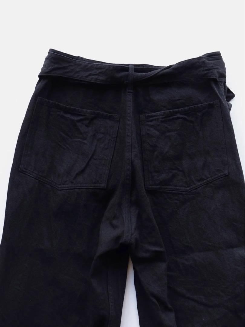 【25ss/新品】comoli ベルテッドデニム パンツ ブラック サイズ 1