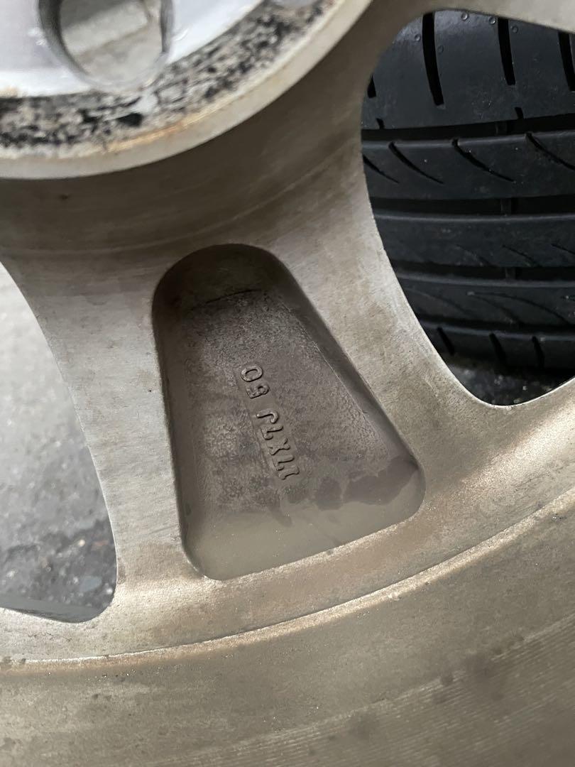 商品説明必読 TOYOTA純正？ZVW30 17インチアルミ タイヤピレリセット