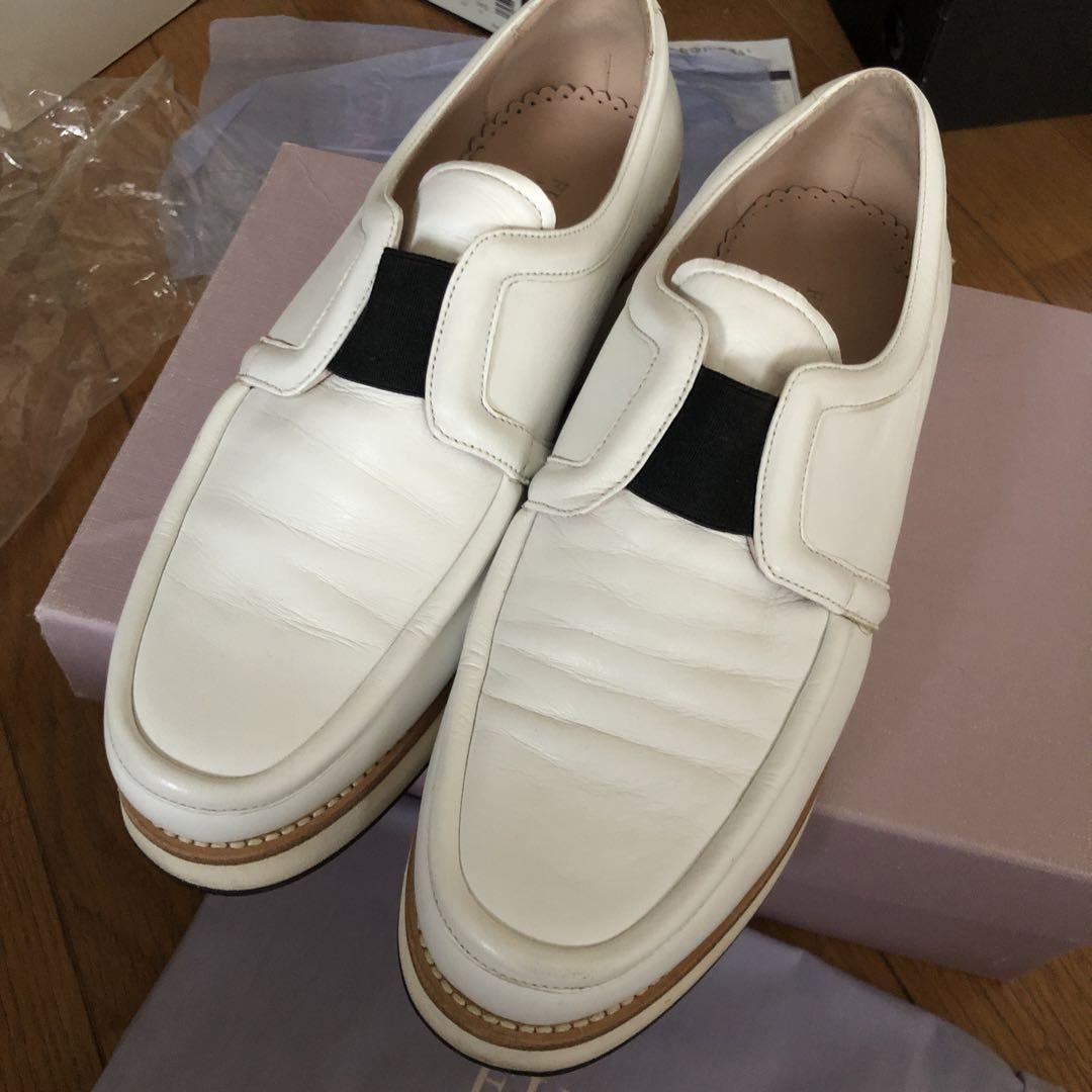FURLA ホワイト ローファー スリッポン