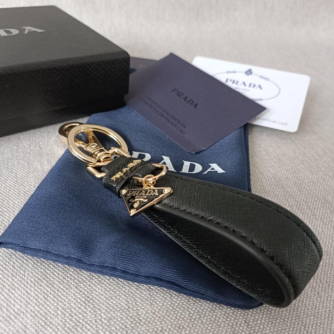 PRADA レザーキーホルダー ブラック MEDICALDB_JP