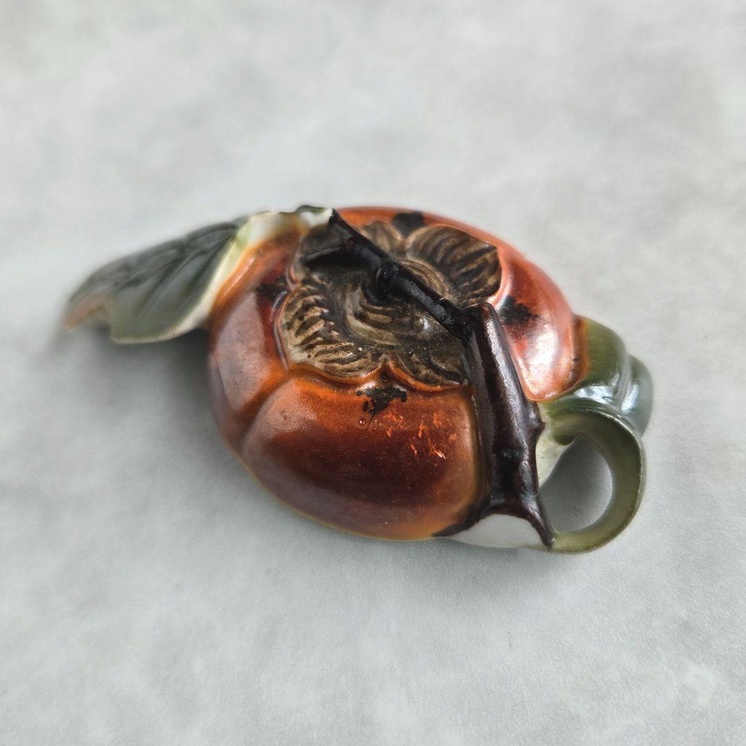 大ぶり 有田焼 帯留 柿 秋 在銘 N7 伝統工芸品 着物 アンティーク 浴衣 大ぶり 有田焼 帯留 柿 秋 在銘 N7 伝統工芸品 着物 アンティーク 浴衣