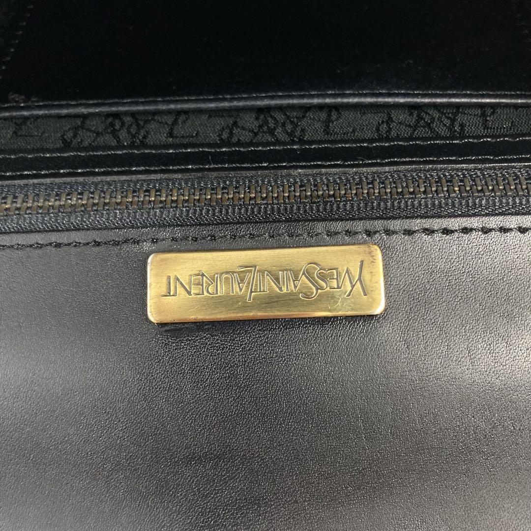 極美品✨箱付き✨ イヴサンローラン　クラッチバッグ　ブラック　レザー