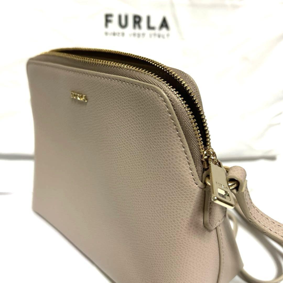 FURLA ピンクベージュ　レザー ショルダーバッグ