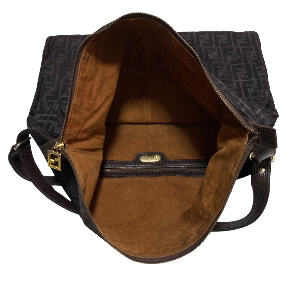 FENDI フェンディ　ショルダーバッグ　総柄　ズッカ柄　A4 クロスボディ