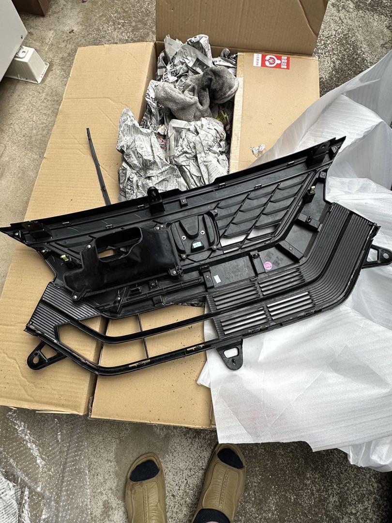 JF-3ホンダN-BOXカスタム純正オプショングリル(前期用)