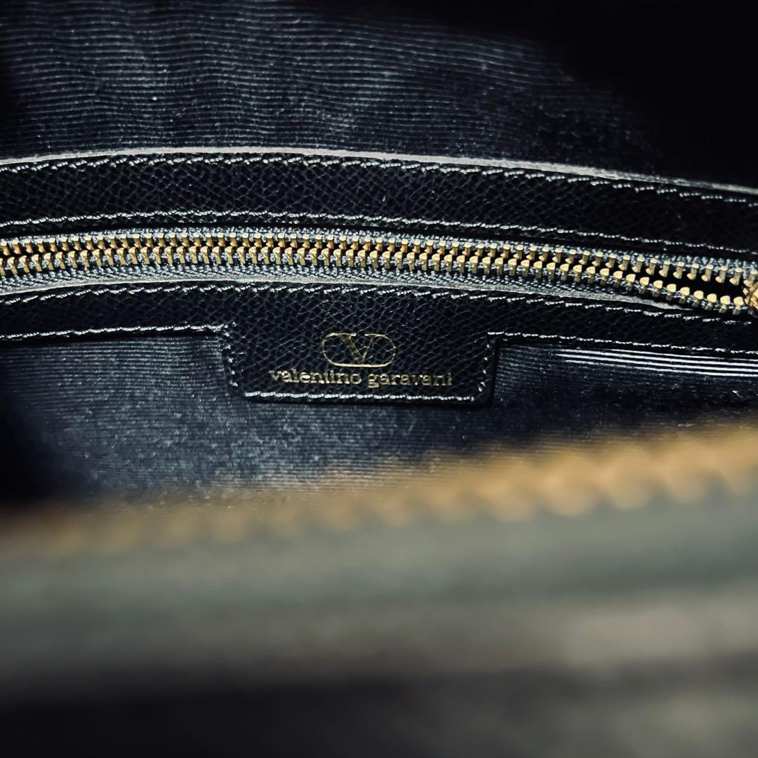 VALENTINO GARAVANI ハンドバッグ ブラック 2WAY タッセル