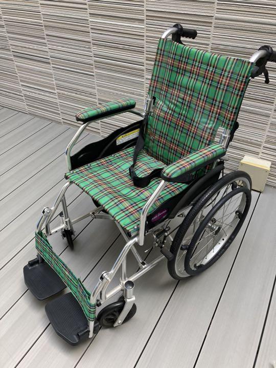 カドクラ 車椅子 自走式 軽量コンパクト グリーン