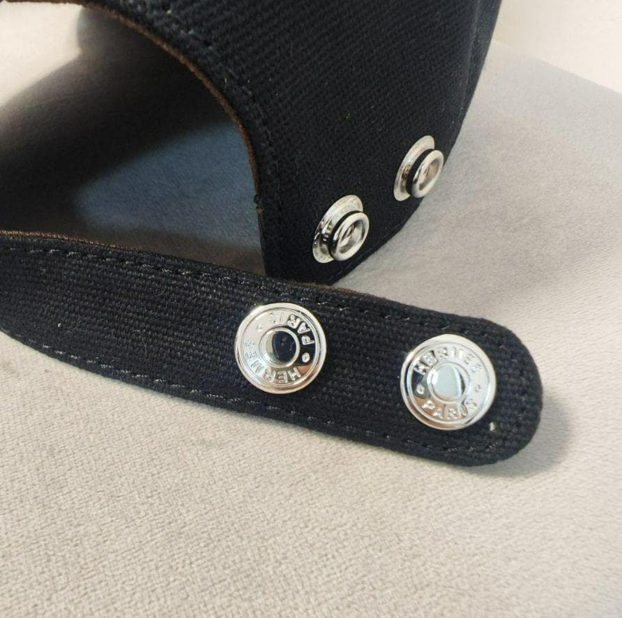 美品HM ブラック ベースボールキャップ 美品HM ブラック ベースボールキャップ