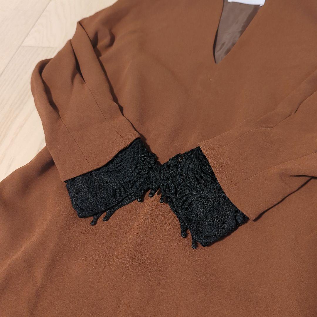 mame　Embroidery Cuffs V-Neck Dress