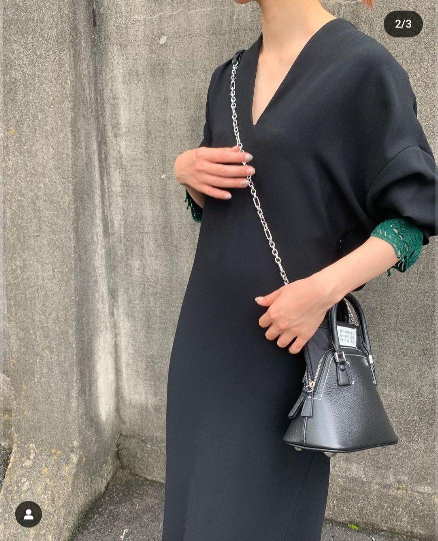 mame　Embroidery Cuffs V-Neck Dress
