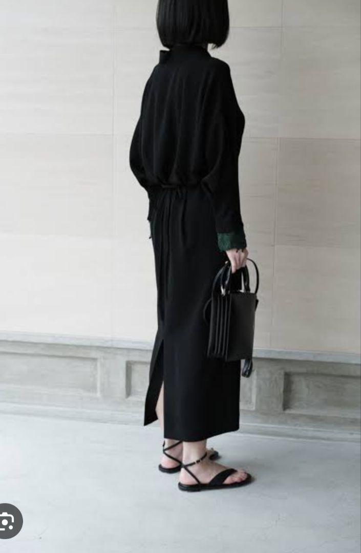 mame　Embroidery Cuffs V-Neck Dress