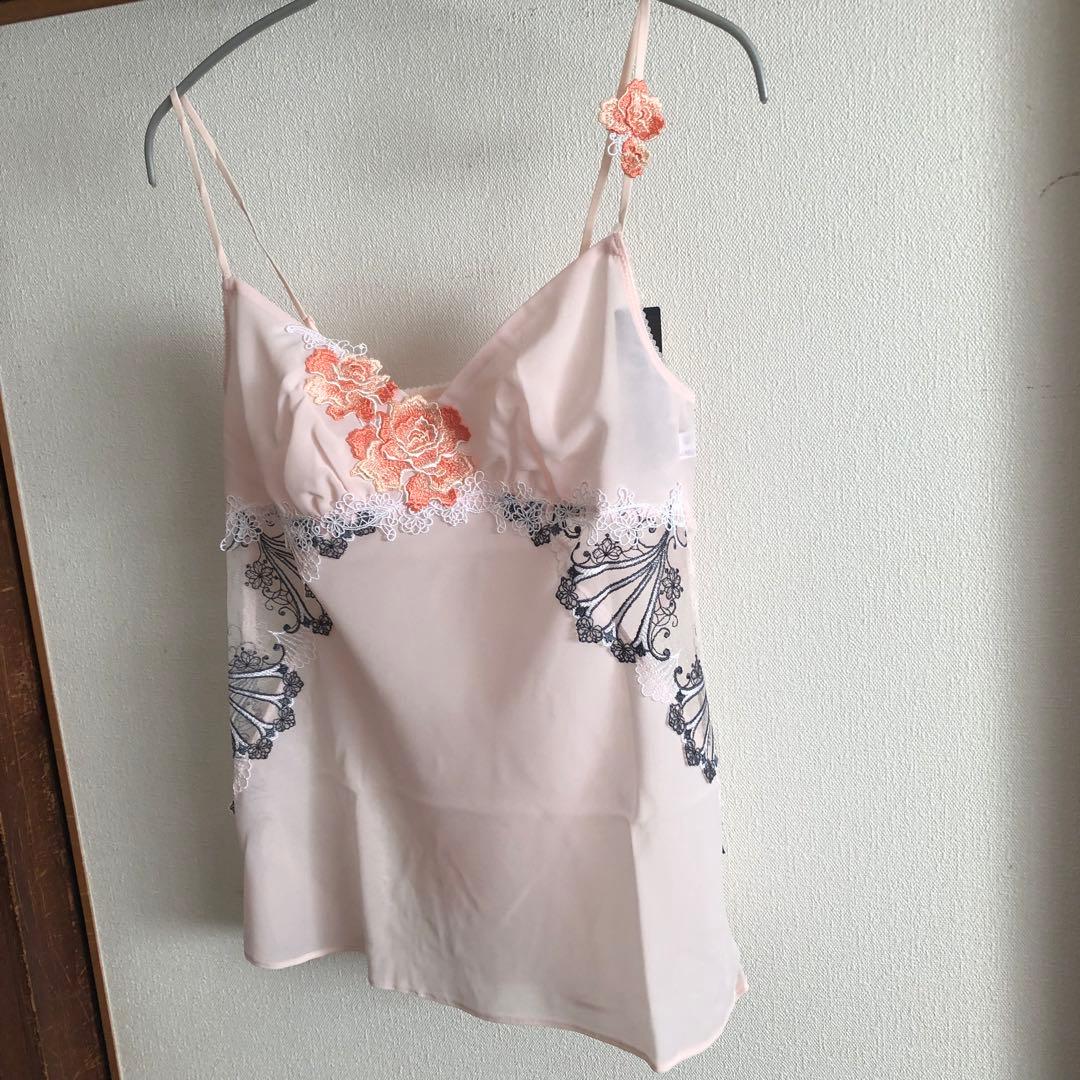 サルート Salute 花柄刺繍 ブラジャーとキャミソールセット ワコール バラ サルート Salute 花柄刺繍 ブラジャーとキャミソールセット ワコール バラ