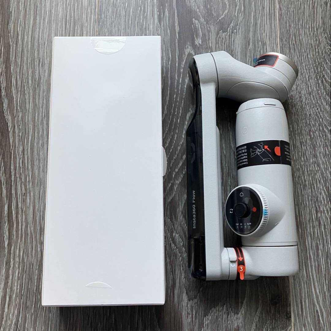 Insta360 Flow スマートフォンスタビライザー グレー