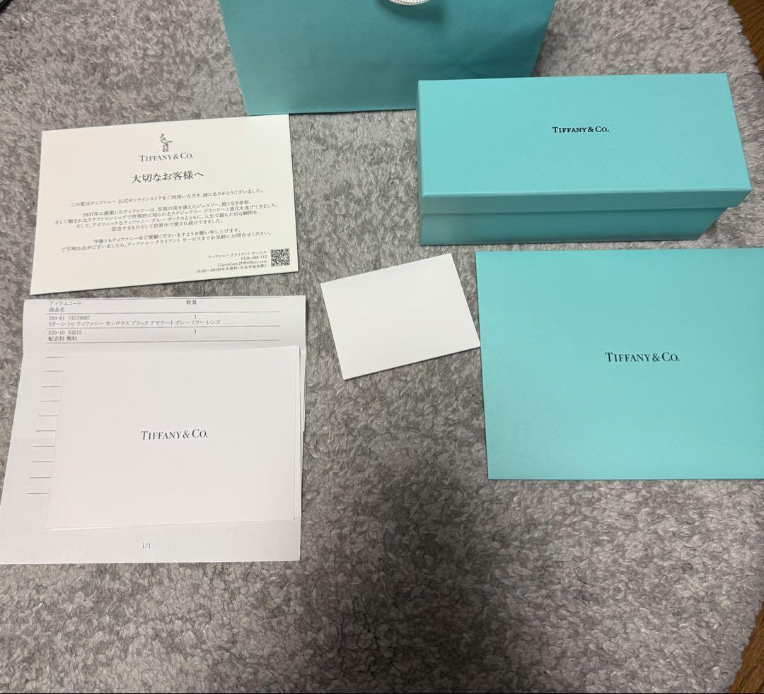 Tiffany & Co. リターン トゥ サングラスブラック グレーレンズ