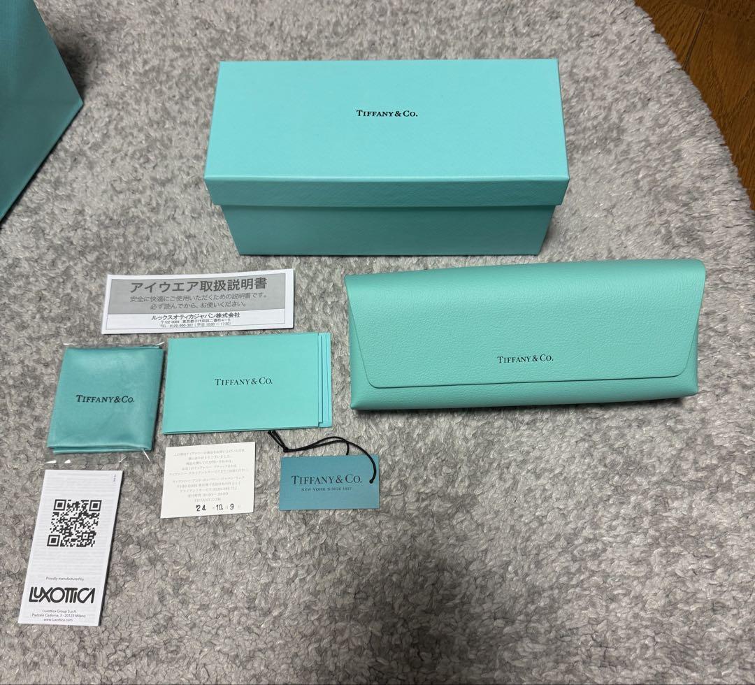 Tiffany & Co. リターン トゥ サングラスブラック グレーレンズ