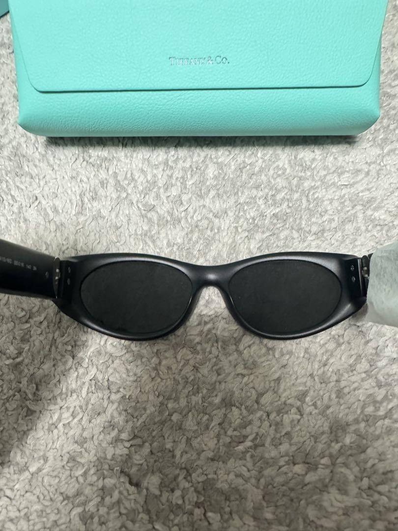 Tiffany & Co. リターン トゥ サングラスブラック グレーレンズ