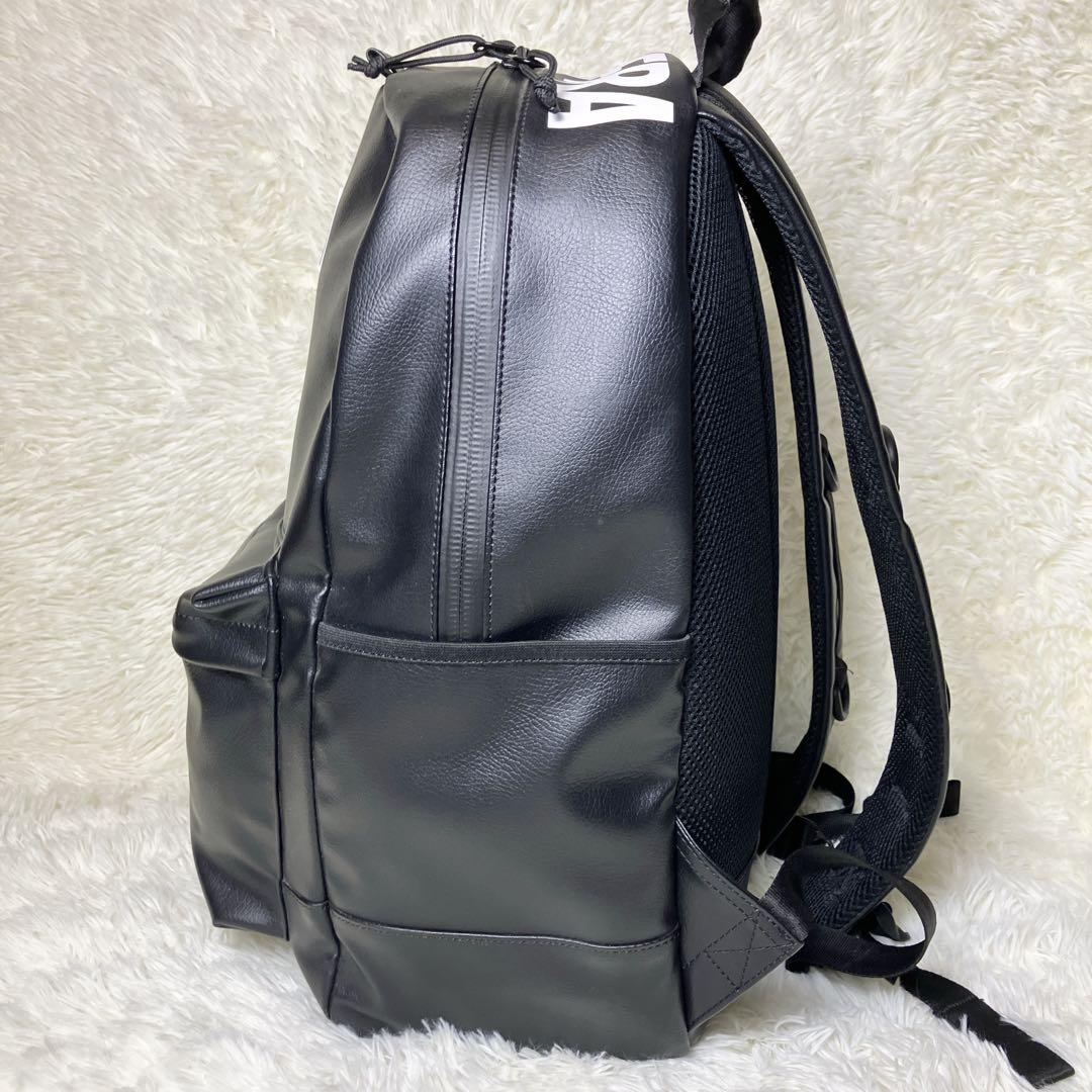 極美品✨️ NEW ERA ライトパック フェイクレザー バックパック ブラック