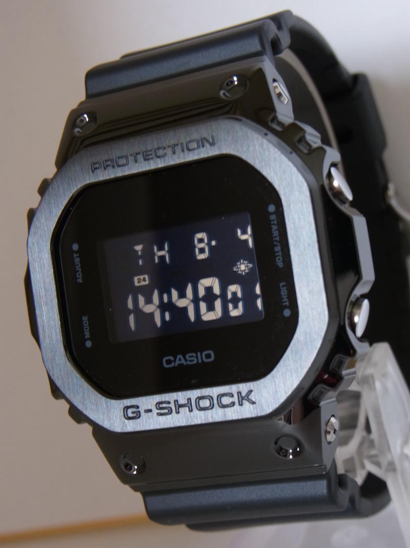 CASIO G-SHOCK GM-5600 メタル ブラック 黒 モノトーン