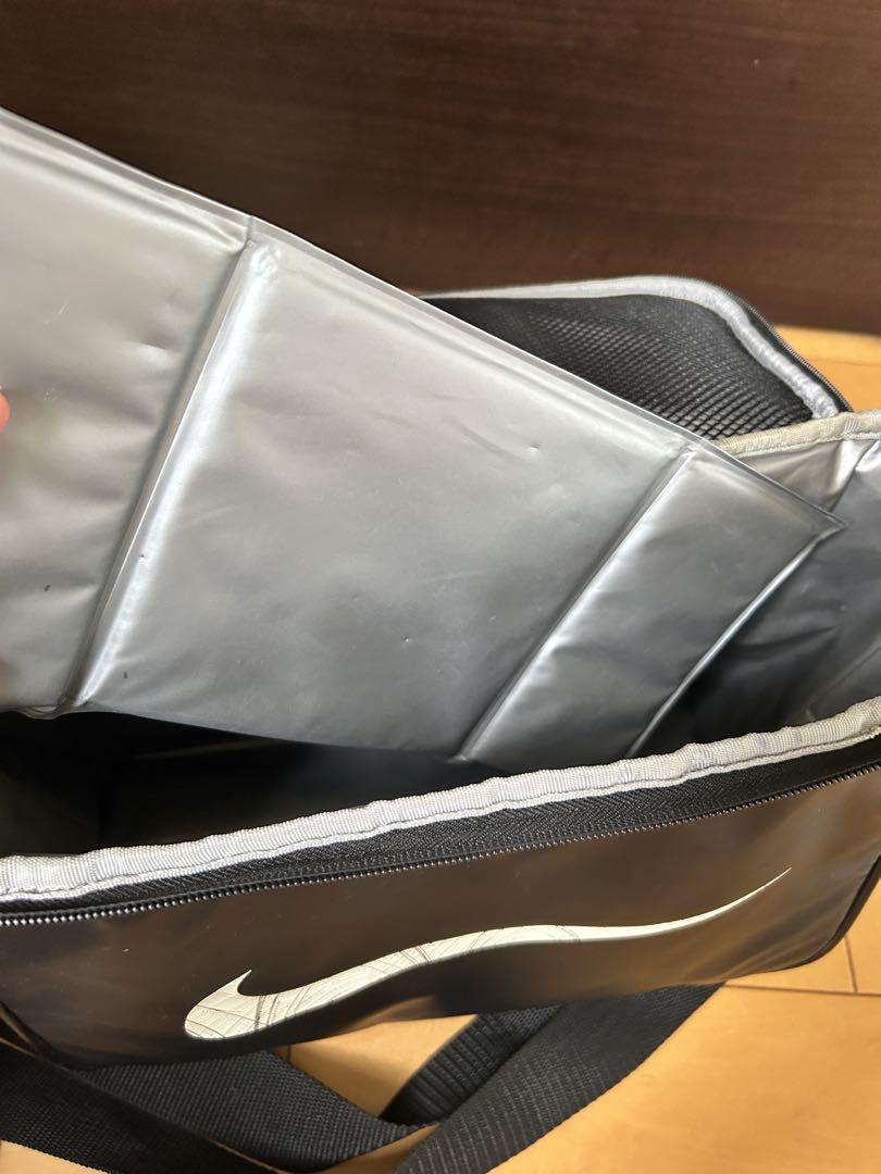 【希少✨】早い者勝ち✨NIKE サーモス　保冷クーラーバック　保冷バック