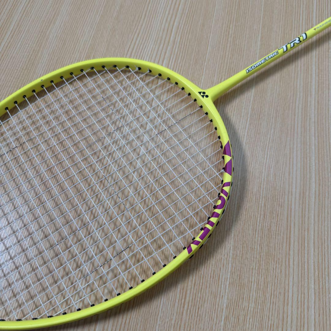 YONEX