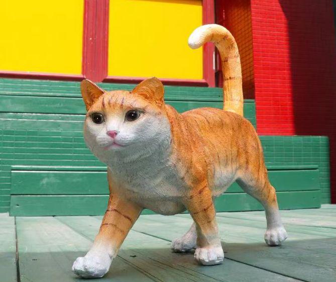 ︎