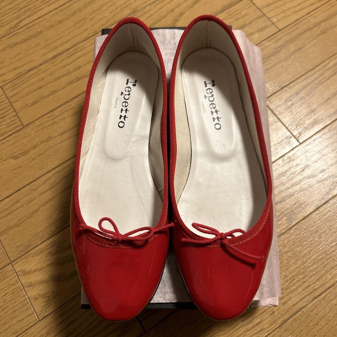 最適な価格 repetto サンドリオン エナメル リボン 赤 エナメル 39 箱