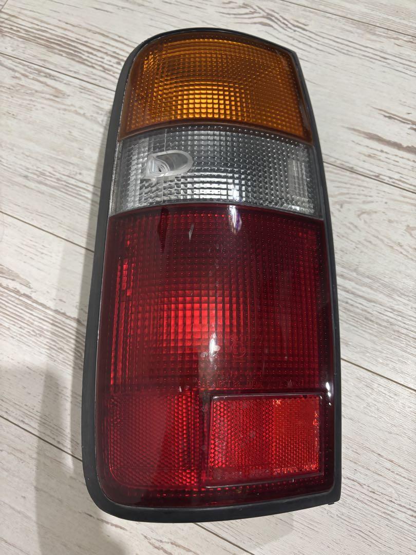 トヨタ　ランドクルーザー　ランクル80 純正テールランプ