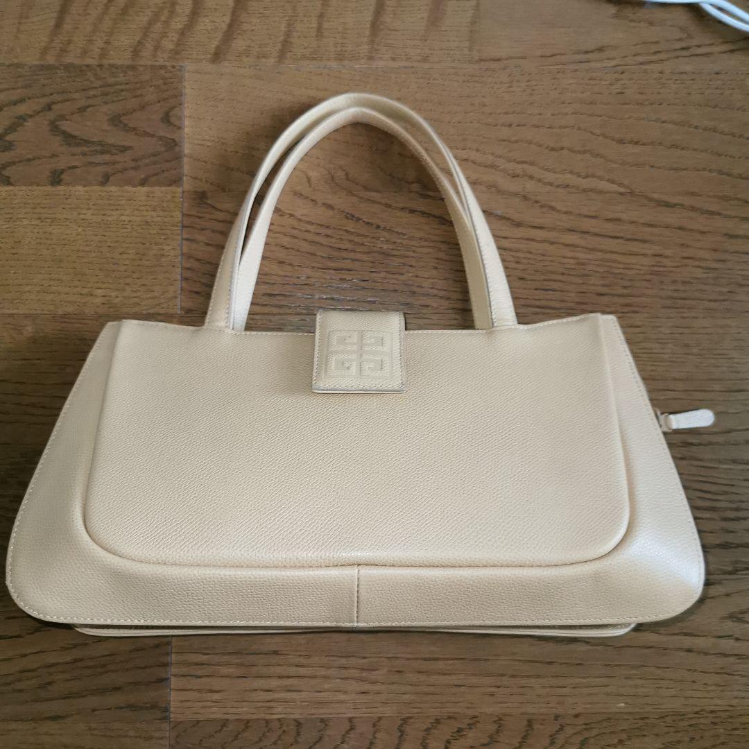 Givenchy ハンドバッグ GIVENCHY/ジバンシィ】よりミスティックミニハンドバッグが買取