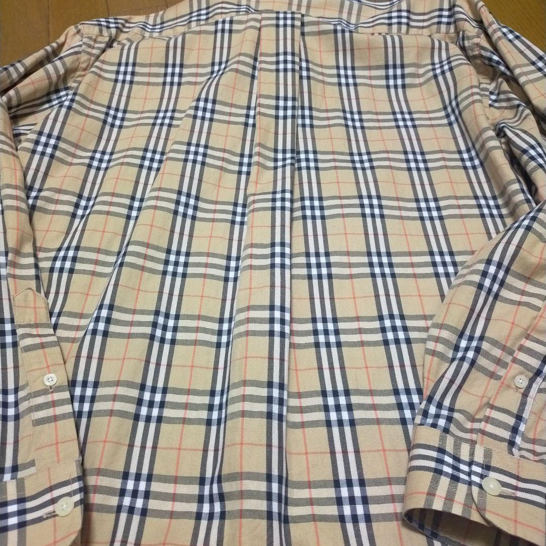 チェックシャツ
