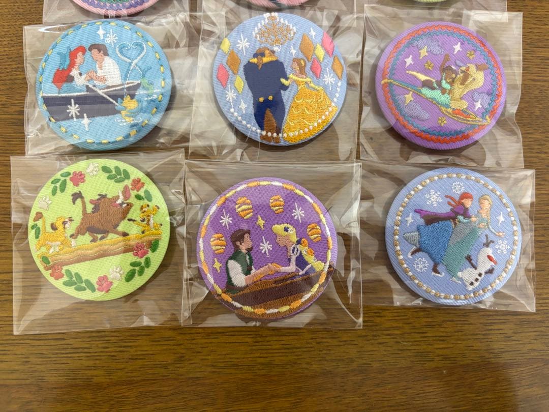 【全15種類】ディズニー刺繍缶バッジ　コンプリートセット