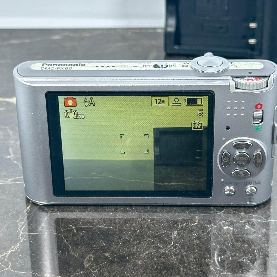 Panasonic LUMIX DMC-FX60 シルバー オールドコンデジ