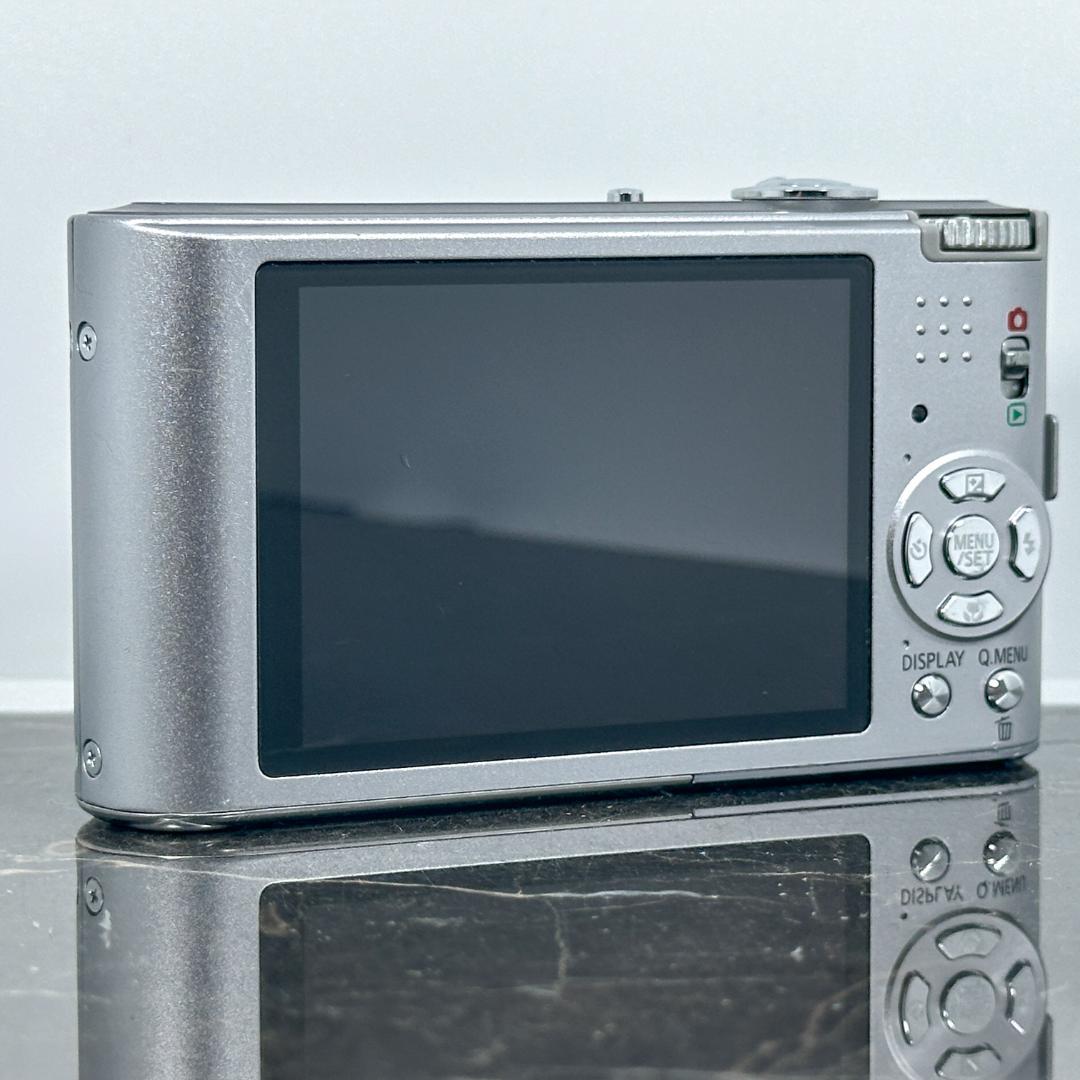Panasonic LUMIX DMC-FX60 シルバー オールドコンデジ