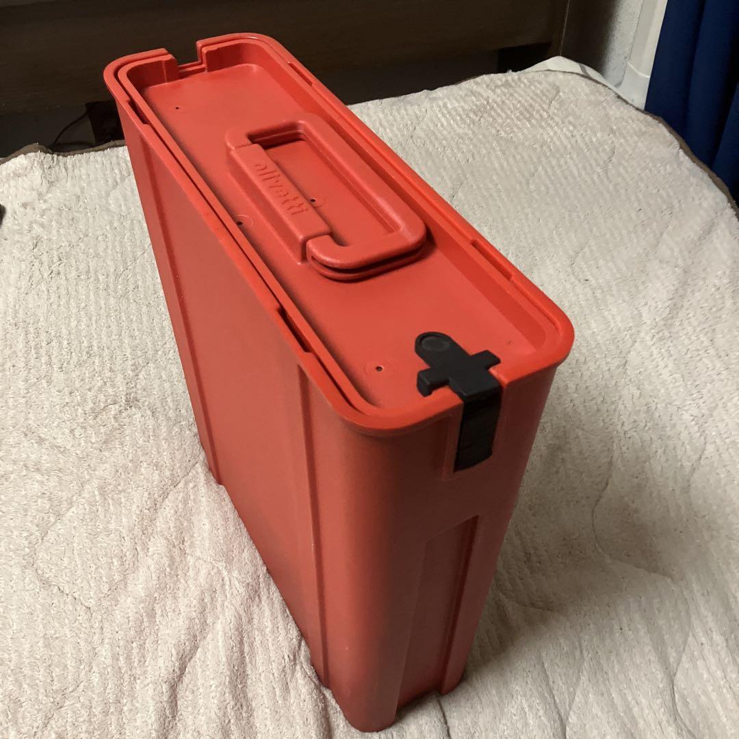 タイプライターolivetti valentine オリベッティバレンタイン