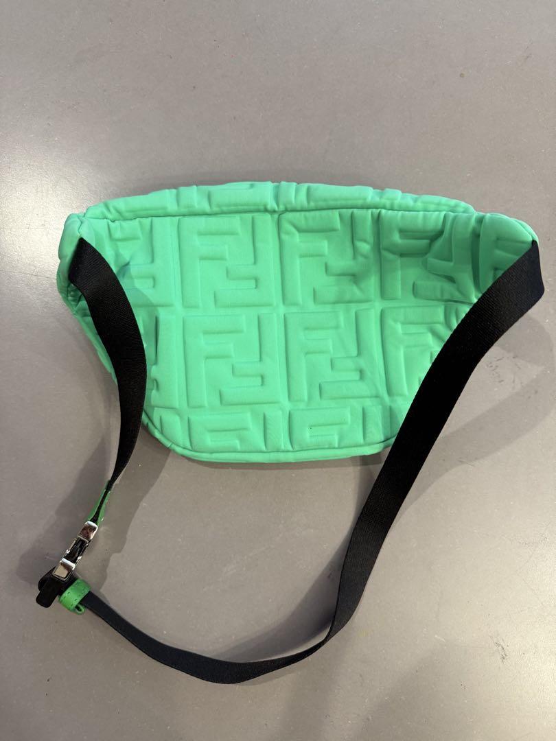 ⭐︎人気FENDIボディバッグ ⭐︎美品