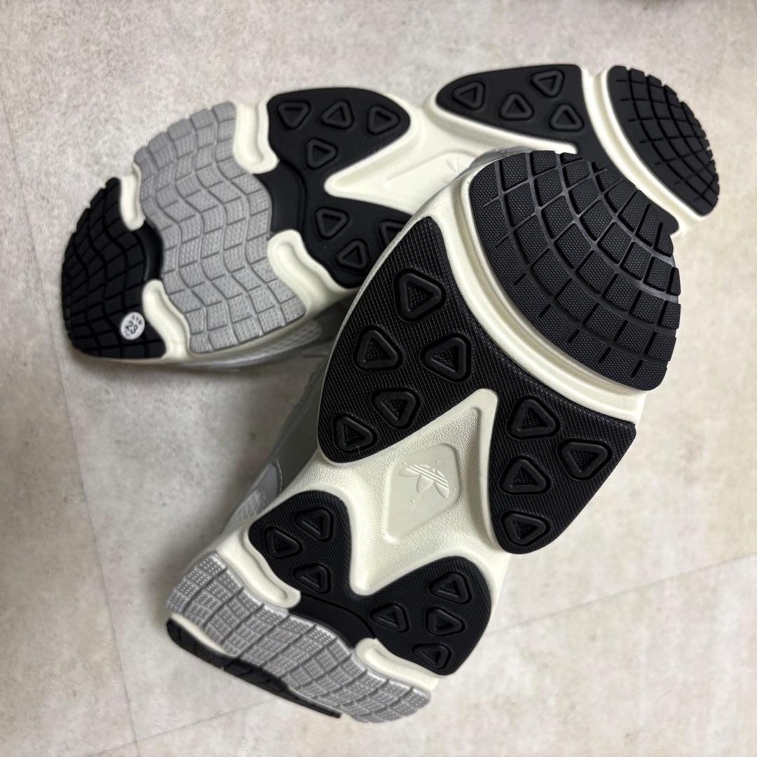 adidas アディダス　スニーカー　OZMILLEN オズミレン 新品未使用