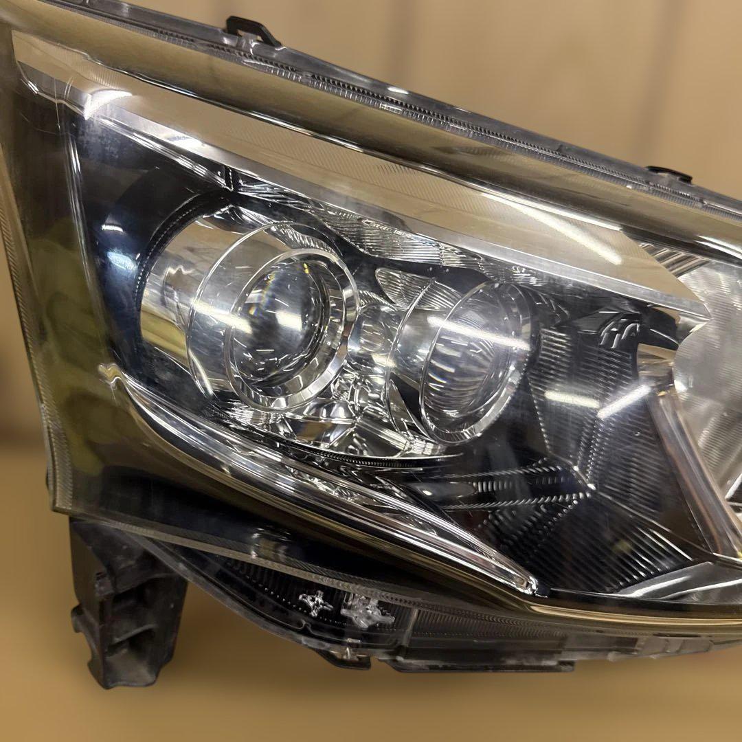 LA100S後期　ダイハツムーヴカスタム　LEDヘッドライト　左右セット