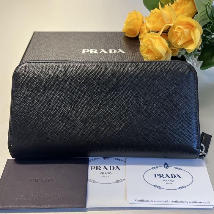 新品同様‼️ プラダ PRADA 財布 長財布 サフィアーノ ラウンド