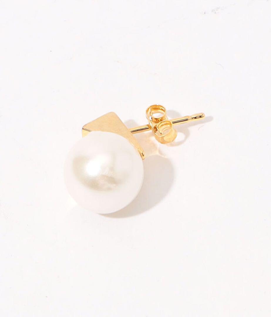 Januka ヤヌカ オンライン完売 ピアス 新品未使用 トゥモローランド Januka ヤヌカ オンライン完売 ピアス 新品未使用