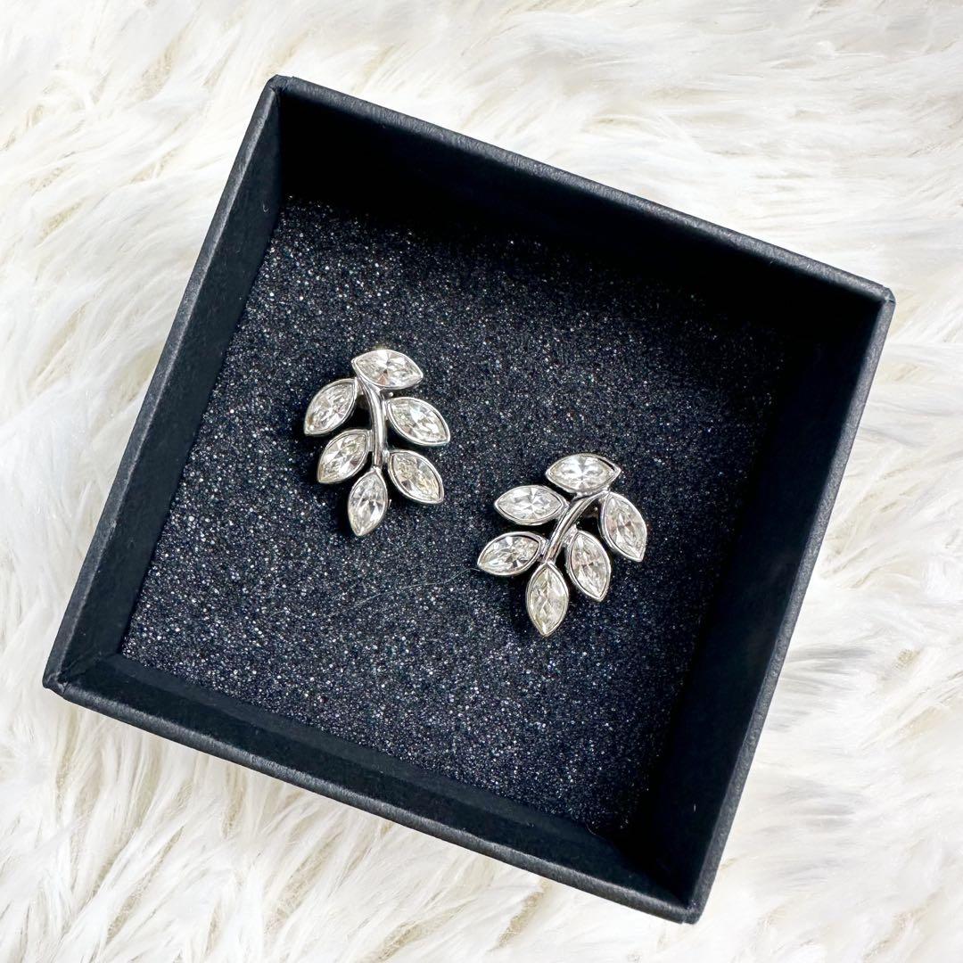 おすすめ 着用3回】Rene♡ルネ リーフピアス 月桂樹モチーフ アクセサリー